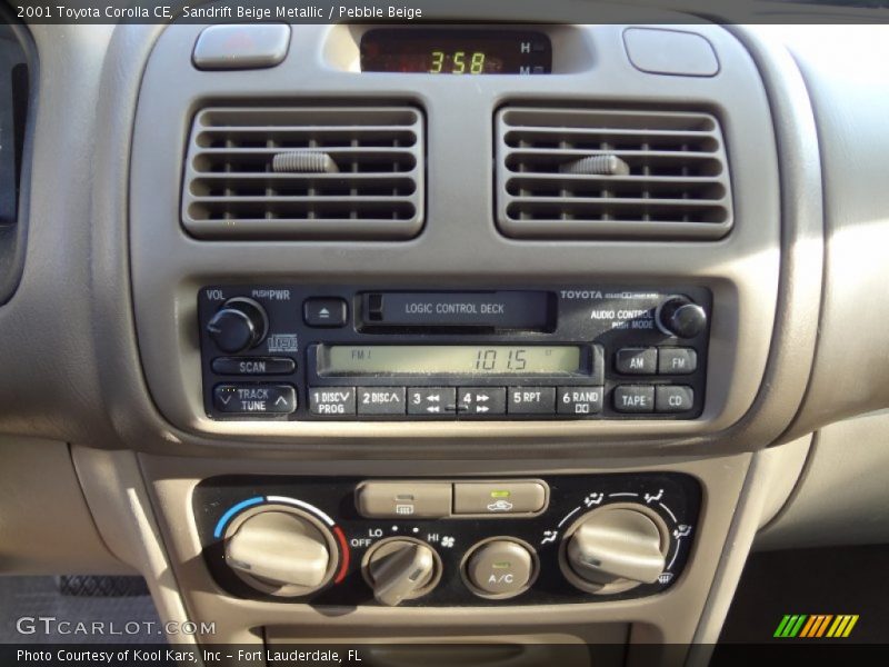 Controls of 2001 Corolla CE