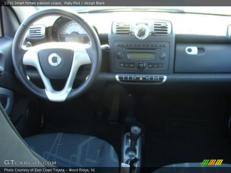 Rally Red / design Black 2010 Smart fortwo passion coupe