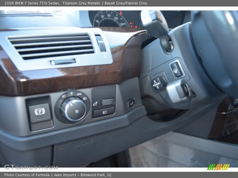 Controls of 2006 7 Series 750i Sedan