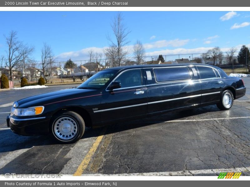 Front 3/4 View of 2000 Town Car Executive Limousine