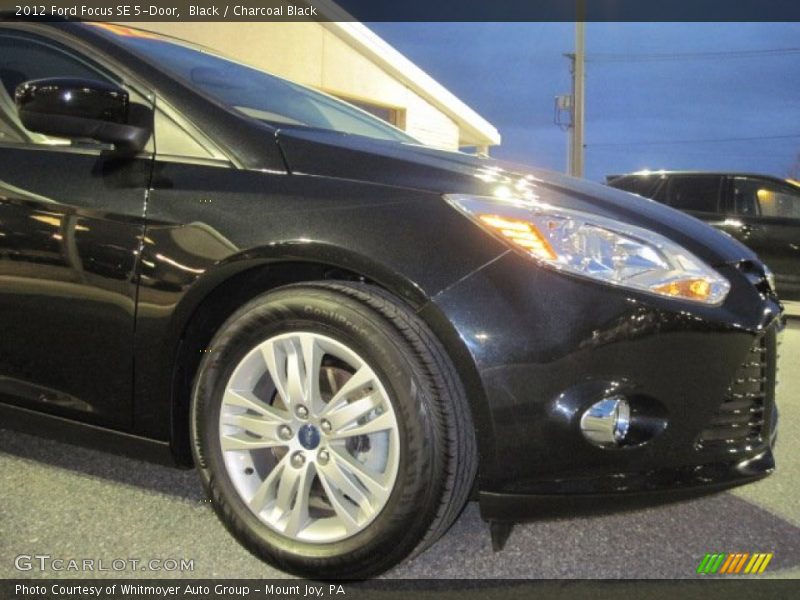 Black / Charcoal Black 2012 Ford Focus SE 5-Door