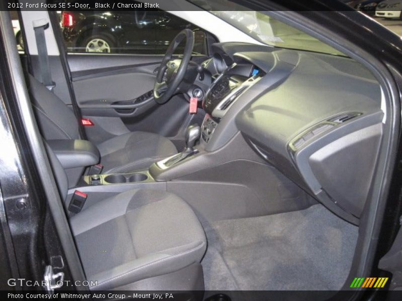Black / Charcoal Black 2012 Ford Focus SE 5-Door