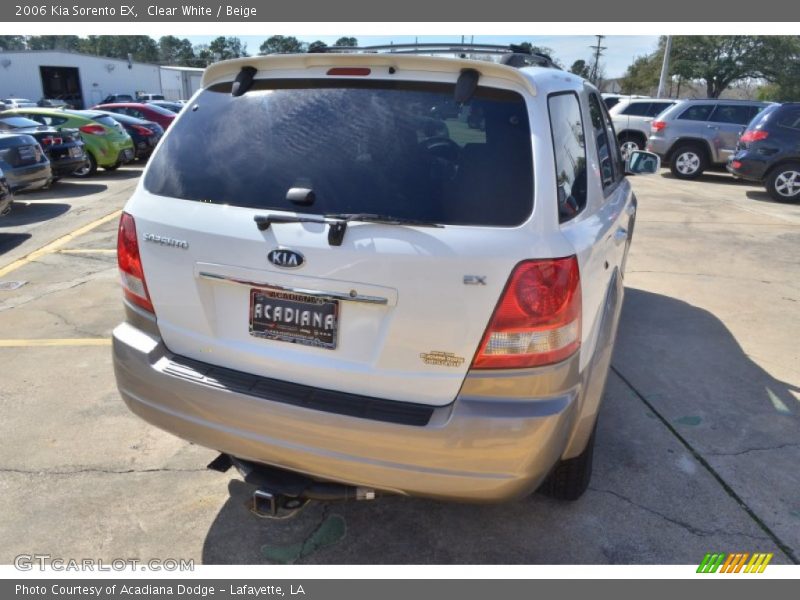 Clear White / Beige 2006 Kia Sorento EX