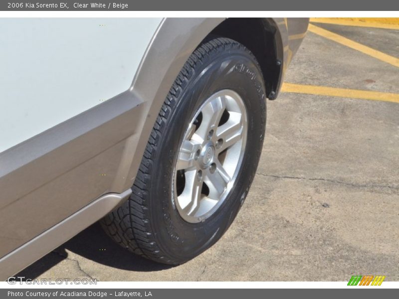 Clear White / Beige 2006 Kia Sorento EX