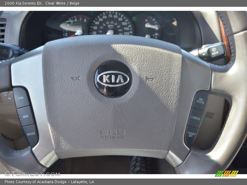 Clear White / Beige 2006 Kia Sorento EX