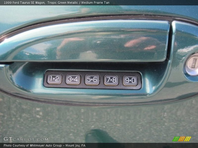 Controls of 1999 Taurus SE Wagon