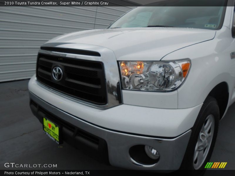 Super White / Graphite Gray 2010 Toyota Tundra CrewMax