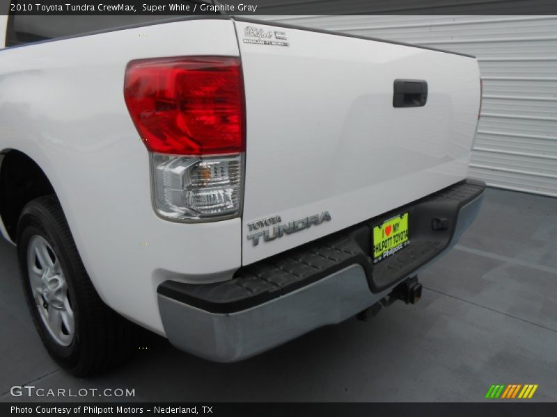 Super White / Graphite Gray 2010 Toyota Tundra CrewMax