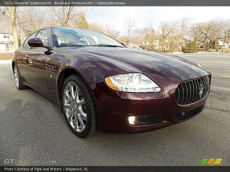 Front 3/4 View of 2010 Quattroporte 