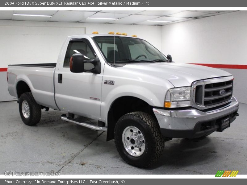 Front 3/4 View of 2004 F350 Super Duty XLT Regular Cab 4x4