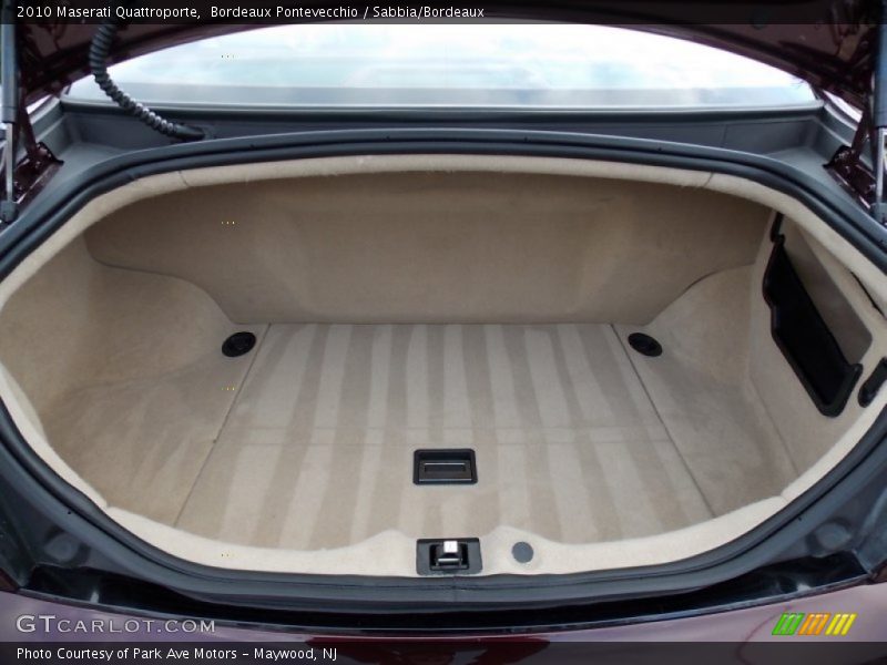  2010 Quattroporte  Trunk