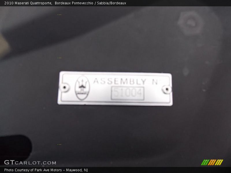 Bordeaux Pontevecchio / Sabbia/Bordeaux 2010 Maserati Quattroporte