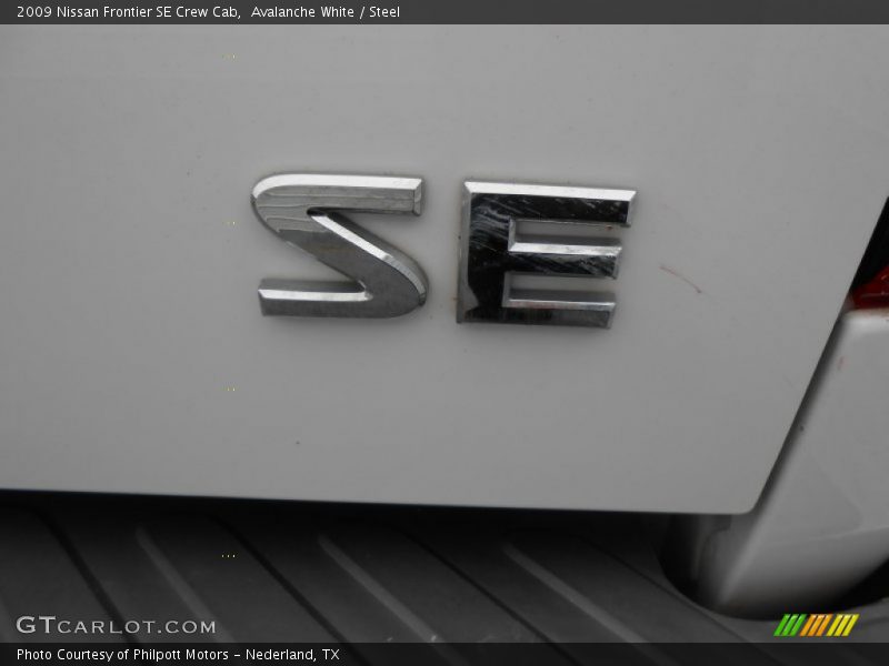 Avalanche White / Steel 2009 Nissan Frontier SE Crew Cab