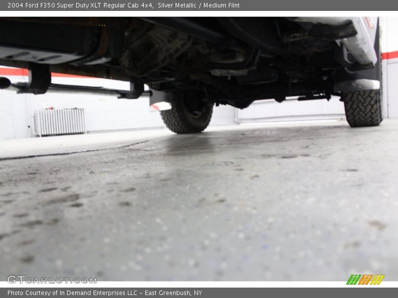 Silver Metallic / Medium Flint 2004 Ford F350 Super Duty XLT Regular Cab 4x4