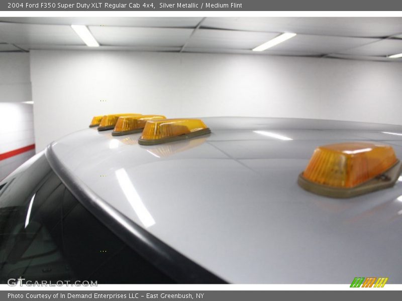 Silver Metallic / Medium Flint 2004 Ford F350 Super Duty XLT Regular Cab 4x4