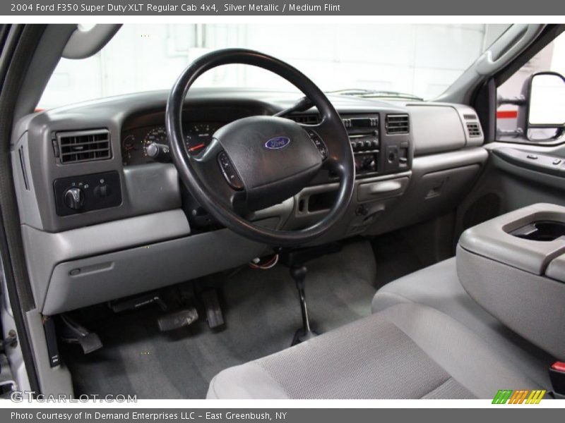 Dashboard of 2004 F350 Super Duty XLT Regular Cab 4x4