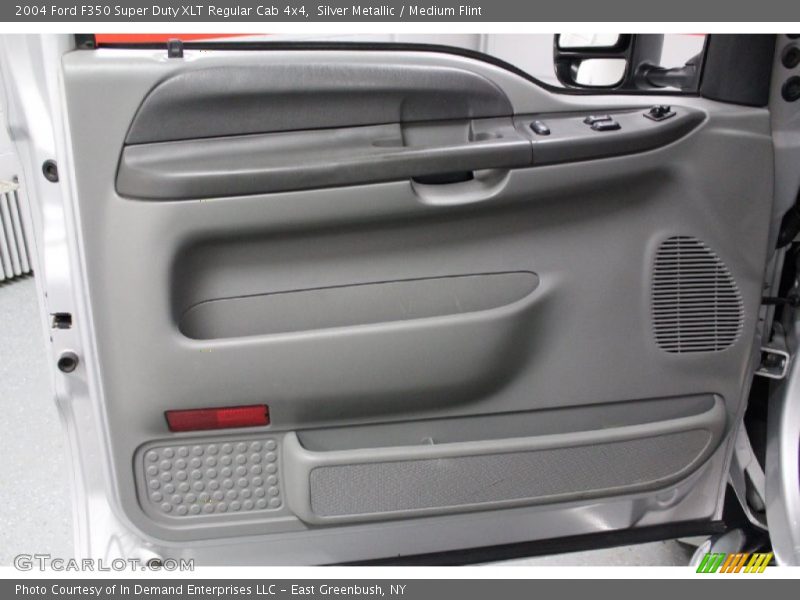 Door Panel of 2004 F350 Super Duty XLT Regular Cab 4x4