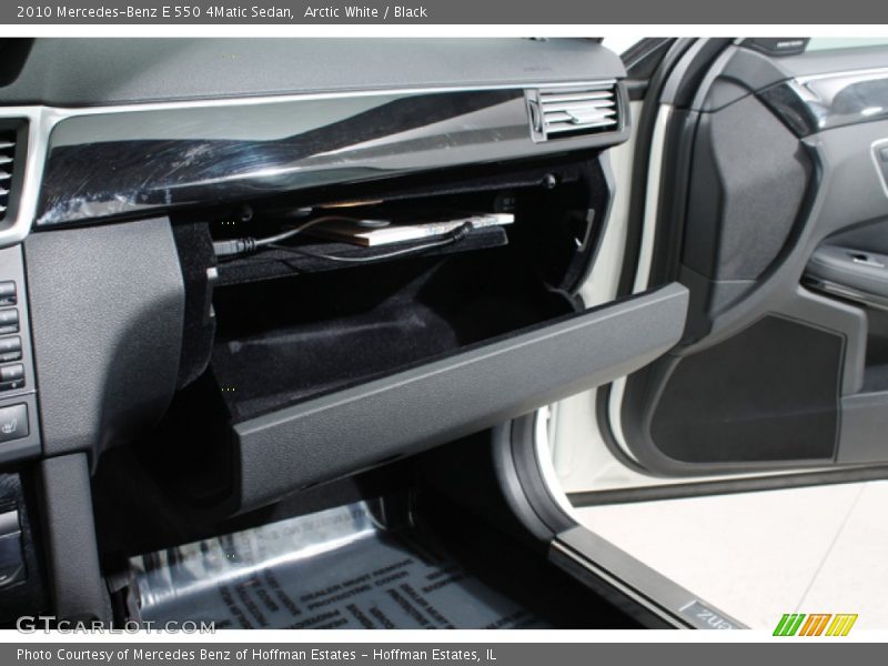 Arctic White / Black 2010 Mercedes-Benz E 550 4Matic Sedan