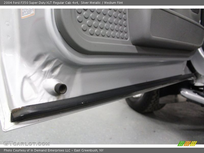 Silver Metallic / Medium Flint 2004 Ford F350 Super Duty XLT Regular Cab 4x4