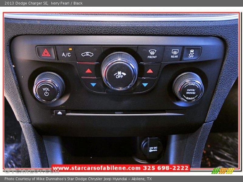 Ivory Pearl / Black 2013 Dodge Charger SE
