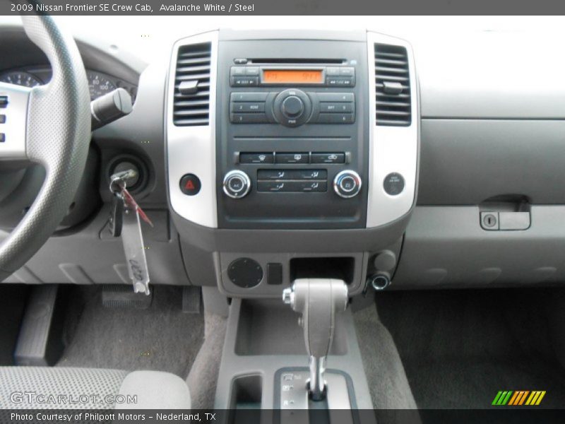 Avalanche White / Steel 2009 Nissan Frontier SE Crew Cab