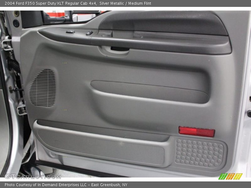 Door Panel of 2004 F350 Super Duty XLT Regular Cab 4x4