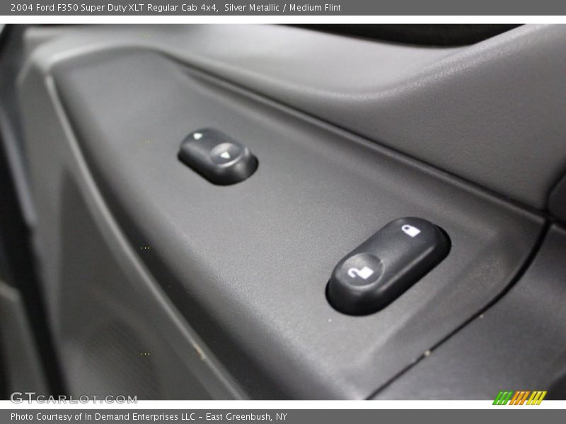 Silver Metallic / Medium Flint 2004 Ford F350 Super Duty XLT Regular Cab 4x4