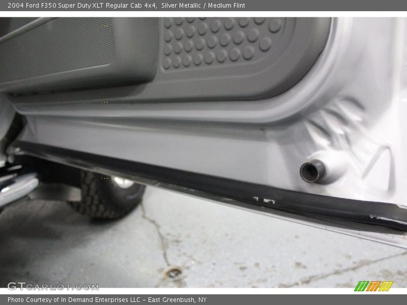 Silver Metallic / Medium Flint 2004 Ford F350 Super Duty XLT Regular Cab 4x4