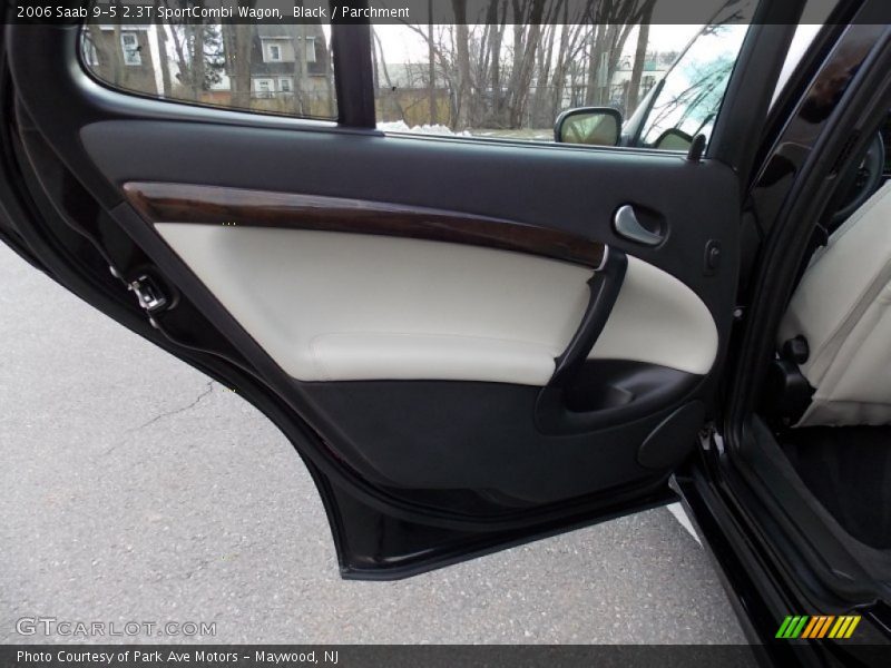 Door Panel of 2006 9-5 2.3T SportCombi Wagon