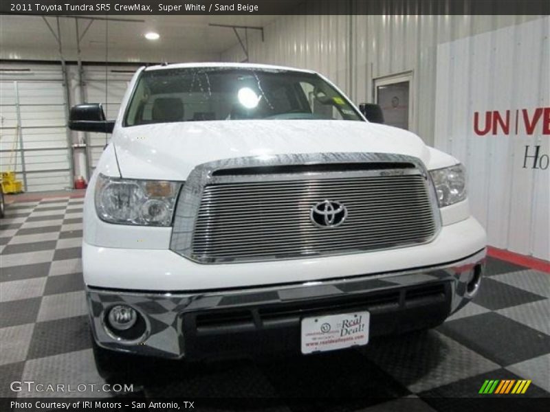 Super White / Sand Beige 2011 Toyota Tundra SR5 CrewMax