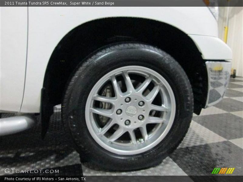 Super White / Sand Beige 2011 Toyota Tundra SR5 CrewMax