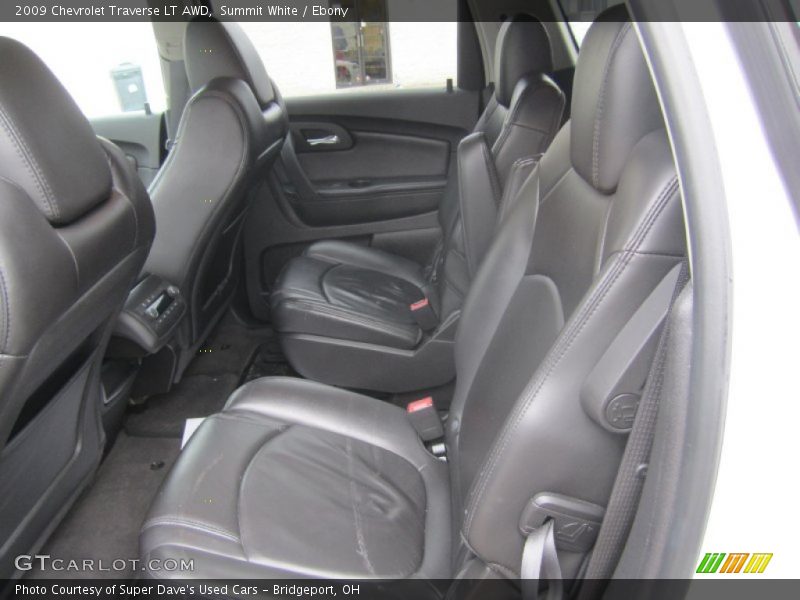 Summit White / Ebony 2009 Chevrolet Traverse LT AWD