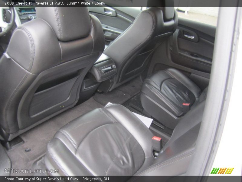 Summit White / Ebony 2009 Chevrolet Traverse LT AWD