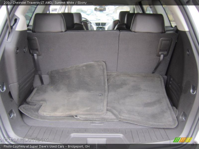 Summit White / Ebony 2009 Chevrolet Traverse LT AWD