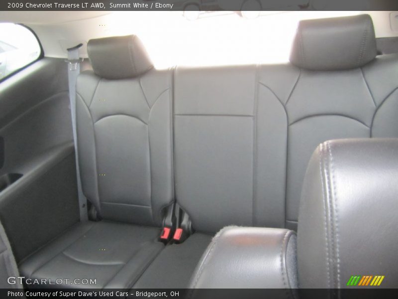 Summit White / Ebony 2009 Chevrolet Traverse LT AWD