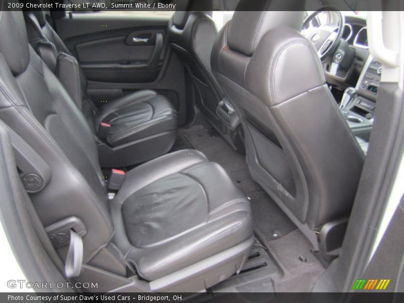 Summit White / Ebony 2009 Chevrolet Traverse LT AWD