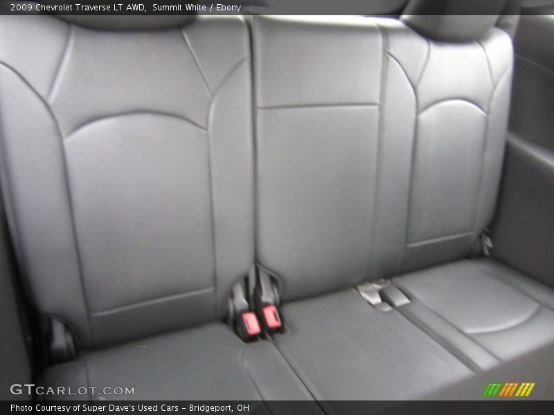 Summit White / Ebony 2009 Chevrolet Traverse LT AWD