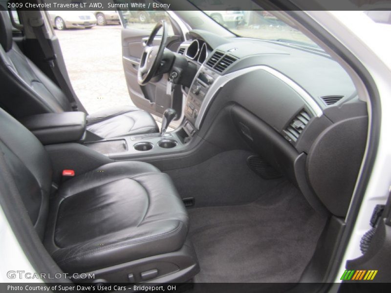 Summit White / Ebony 2009 Chevrolet Traverse LT AWD
