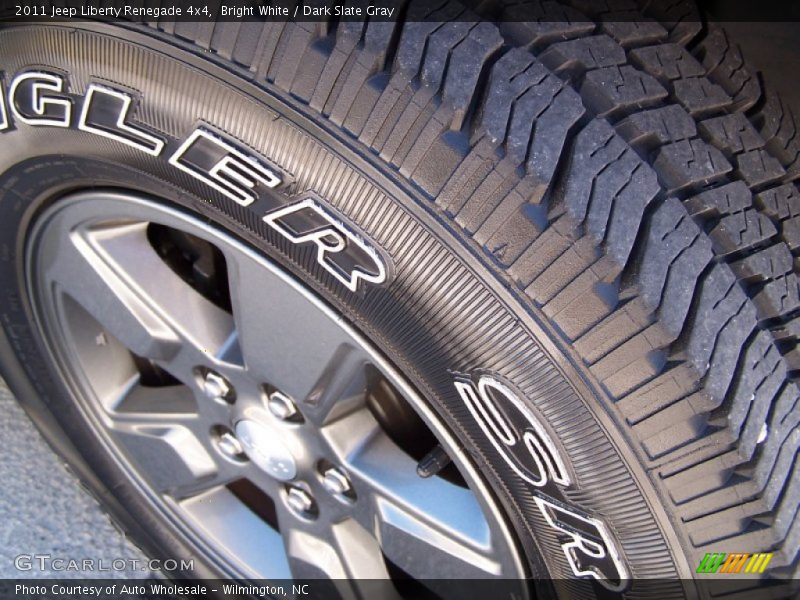 Bright White / Dark Slate Gray 2011 Jeep Liberty Renegade 4x4