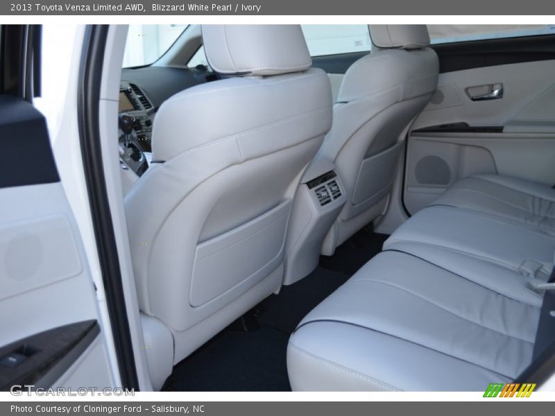 Blizzard White Pearl / Ivory 2013 Toyota Venza Limited AWD