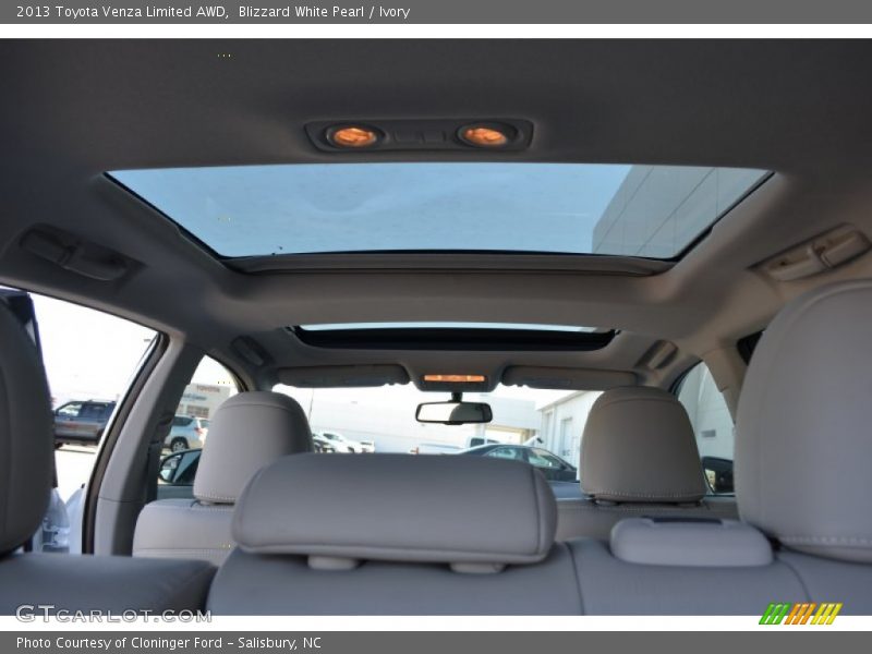 Blizzard White Pearl / Ivory 2013 Toyota Venza Limited AWD