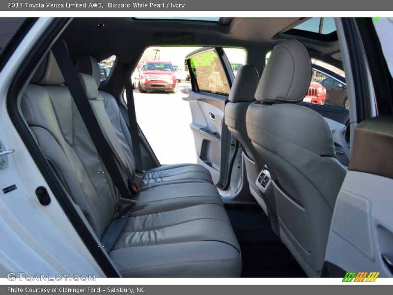 Blizzard White Pearl / Ivory 2013 Toyota Venza Limited AWD