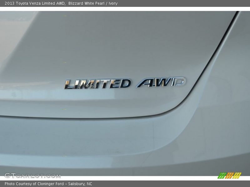 Blizzard White Pearl / Ivory 2013 Toyota Venza Limited AWD