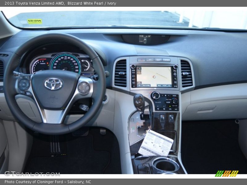 Dashboard of 2013 Venza Limited AWD