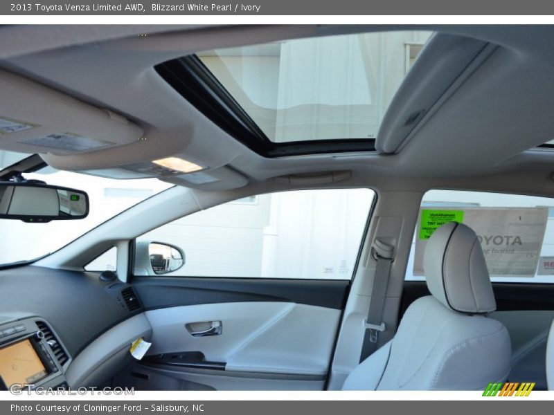 Blizzard White Pearl / Ivory 2013 Toyota Venza Limited AWD