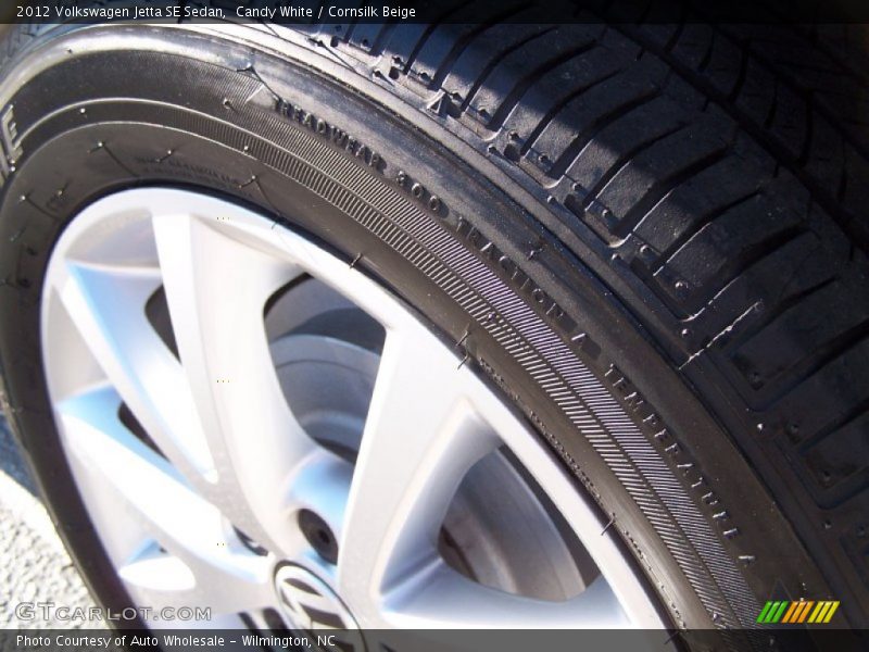 Candy White / Cornsilk Beige 2012 Volkswagen Jetta SE Sedan