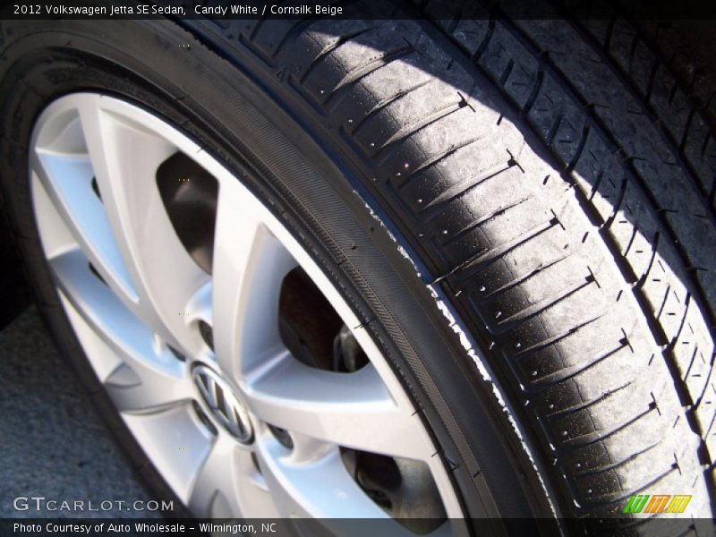 Candy White / Cornsilk Beige 2012 Volkswagen Jetta SE Sedan