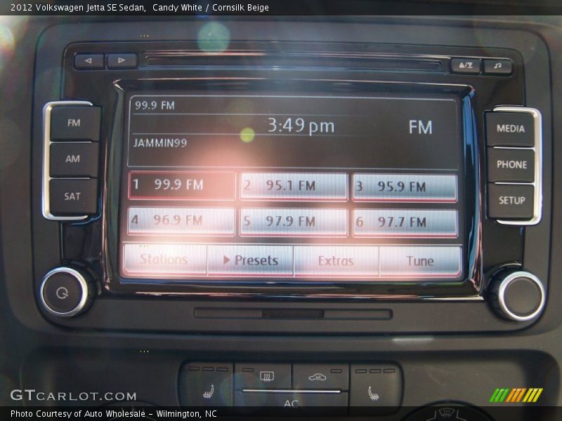 Candy White / Cornsilk Beige 2012 Volkswagen Jetta SE Sedan