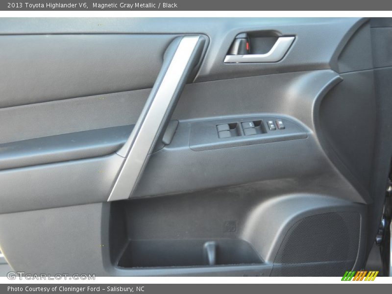 Magnetic Gray Metallic / Black 2013 Toyota Highlander V6