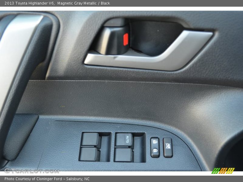Magnetic Gray Metallic / Black 2013 Toyota Highlander V6